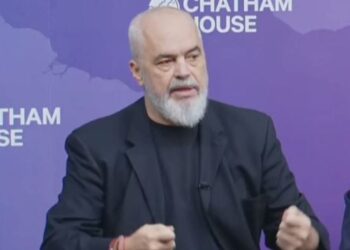 Kryeministri Rama për Nigel Farage: "Donte të më vizitonte më 28 nëntor, por i thashë të zgjidhte një datë tjetër që të mos dukej i vogël përpara heroit tonë kombëtar."