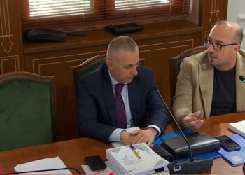 "Kryeprokurori si magazinier pa depo", Korreshi i bën batuta Manjës: Mos u mërzit, ti ke qenë prokuror, unë jam avokat me nder tënd.