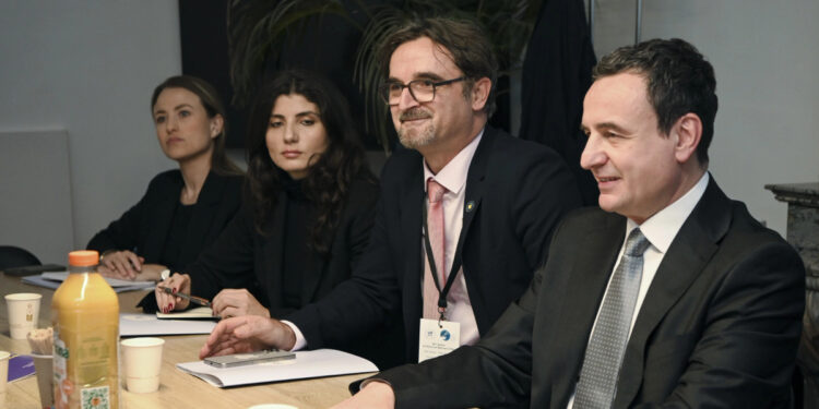 Kurti: Evropa duhet të marrë një qëndrim të qartë ndaj autoritarizmit dhe të mbështesë demokracinë