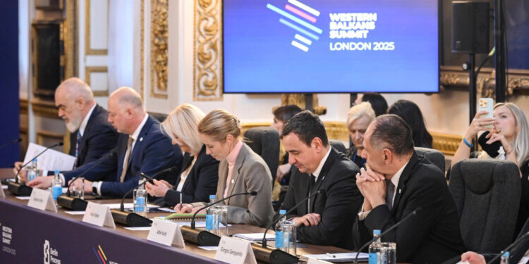 Kurti në Samitin e Procesit të Berlinit: Ndërsa Kosova përparon, kërcënimet nga Serbia mbeten shqetësuese