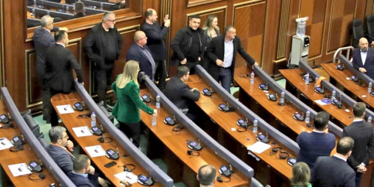 Kushtetuesja refuzon të pranojë veto për Listën Serbe