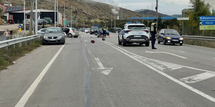 LAJMI I FUNDIT: Automobili godet çiftin bashkëshortor në rrugën Korçë-Pogradec