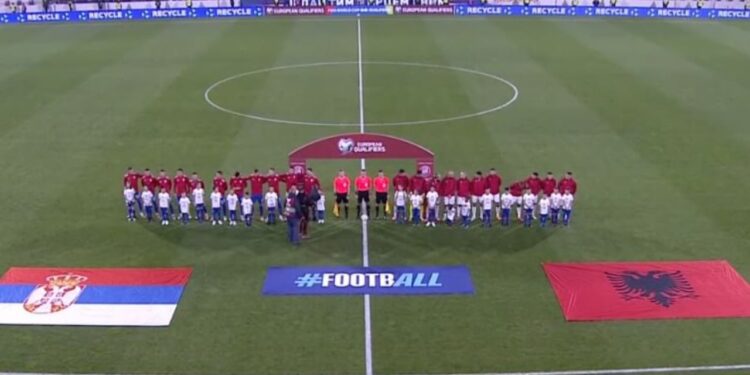 LIVE SERBI-ALBANIA/ Topi i parë është goditur në Leskovc, kuqezinjtë synojnë triumfin historik.