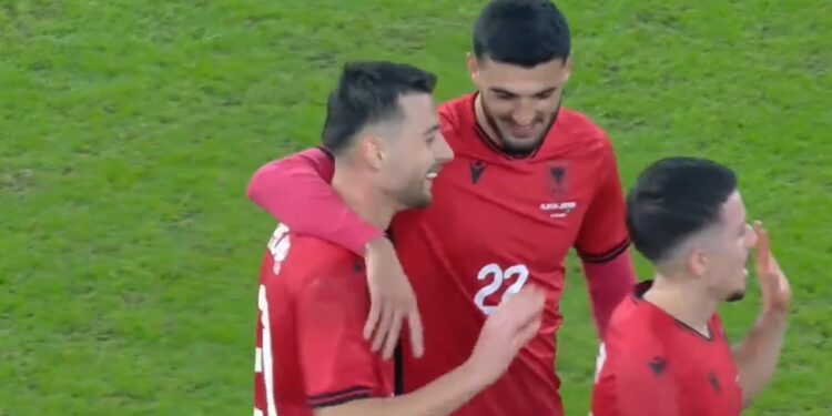 LIVE Shqipëri-Jordani: Arbër Hoxha shënon një supergol me një goditje të fuqishme nga distanca (Video)