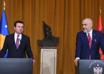 "LVV më ka ofruar një çarçaf të gjatë" / Protesta nesër në Tiranë për ish-krerët e UÇK, Rama reagon ndaj Kurtit: Nuk ndodhem në garë me Vetëvendosjen.