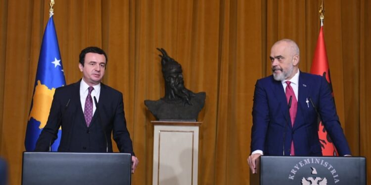 "LVV më ka ofruar një çarçaf të gjatë" / Protesta nesër në Tiranë për ish-krerët e UÇK, Rama reagon ndaj Kurtit: Nuk ndodhem në garë me Vetëvendosjen.