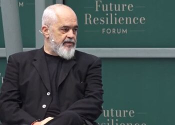 “Lojërat me migracionin janë të rrezikshme”, thotë Rama nga Londra: Shqiptarët këtu formojnë një komunitet të çmuar.