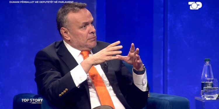"Ministra të tjerë nën hetim" / Karamuço në "Top Story": Maxhoranca nuk e pyeti Dumanin në Kuvend për burgosje, ata janë në frikë.