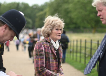 Motra e Princeshës Diana pëson aksident nga kalë dhe merr lëndime të rënda.