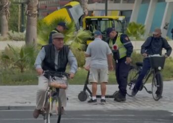 Ndalimi i përkohshëm i monopatinave elektrike: Vlora fillon bllokimin e qarkullimit të këtyre mjeteve pas vendimit të marrë.