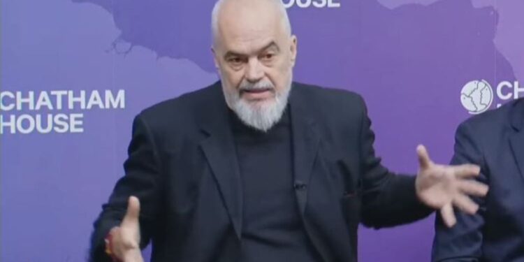 "Ndërsa kërkon sukses, Kryeministri Rama i bën thirrje Kosovës të fokusohet sa më pak te Serbia" në panelin për Ballkanin në Londër: "Të realizojnë kërkesat e BE-së dhe t'i lënë përgjegjësitë Beogradit".