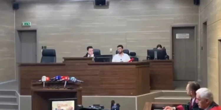 Në mungesë të Sveçlës, seanca për gazin lotsjellës dështoi.