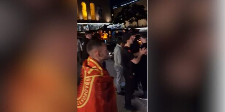 Nga Islanda në Suedi, shqiptarët e mbushin me ngjyra kuqezi, festime 'perlë' pas triumfit historik ndaj Serbisë.