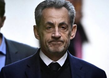Nga sallat luksoze të Elysee-s në muret e zbrazëta të burgut La Santé… 'ritmi' i ri i Sarkozy-t në qeli, gjithçka në program dhe nën përshtatje.