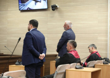 Nis shqyrtimi fillestar i çështjes ndaj Mujkës dhe Muzliukajt