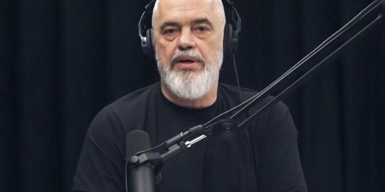 "Një komedian sjell një mesazh nga Këneta e dëshpëruar për Tiranën" / Rama mbi kandidimin e Florjan Binajt: Na ka bërë të qeshim me imitatet e tij.