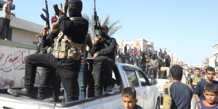 “Nuk është e mundur një çarmatosje e menjëhershme”, thotë zyrtari i lartë i Hamasit: duam një armëpushim 5-vjeçar dhe prani në terren.