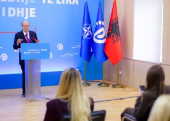 Nuk ka dakordësi për reformat/ Berisha vendos kërkesa. Socialistët do të marrin shumicën në komisione.