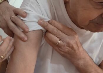 Nuk ka radhë, por vaksinat po jepen/ Rreth 250 persona në Lushnjë marrin dozën çdo ditë.