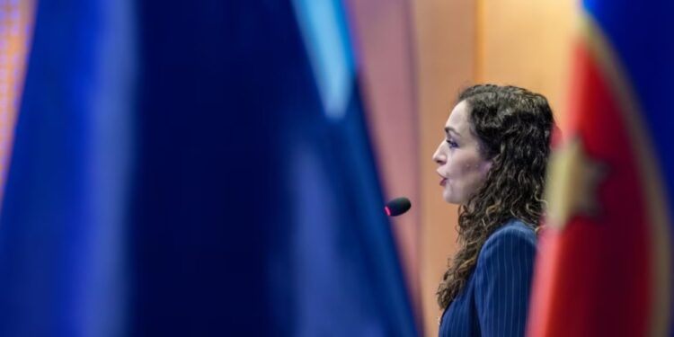 Osmani fajëson Serbinë për përzierje në zgjedhjet lokale në Kosovë, Presidentja: Blerja e votave, ndërhyrje të jashtme, frikësim dhe dhunë.