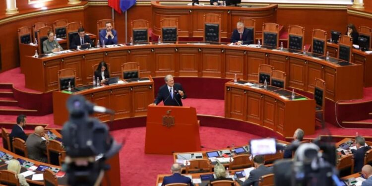 PD nuk është e pranishme në protestën e mbështetjes për liderët e UÇK, Berisha: Ka aspekte që janë në kundërshtim me qeverinë e Kosovës, Rama do të fliste për 60 minuta.