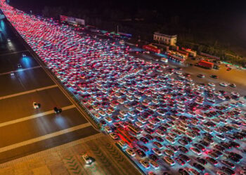 Pamje të jashtëzakonshme nga Kina: Bllokimi më i madh i gjithçkaje, automjetet në trafik për deri në 24 orë!