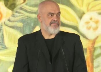 Parku i Besimit në Petrelë: Rama shpreh entuziazëm për nismën dhe shpreson që të zhvillohet.