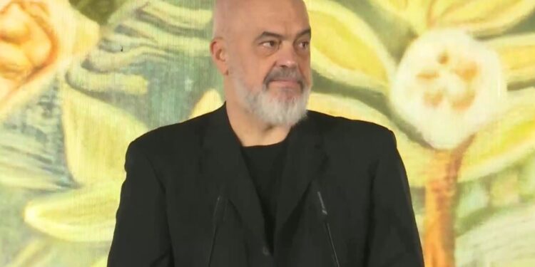 Parku i Besimit në Petrelë: Rama shpreh entuziazëm për nismën dhe shpreson që të zhvillohet.