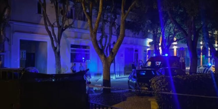 Pas vizitës në kishën në Lisbonë, dy amerikanë qëllohen nga grabitësit, njëri humb jetën.