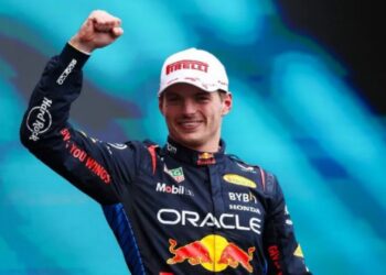 Pasuria e Max Verstappen zbulohet, kampioni i botës në F1 tejkalon yllin e ekipit kombëtar të Holandës