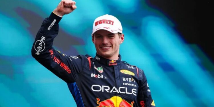 Pasuria e Max Verstappen zbulohet, kampioni i botës në F1 tejkalon yllin e ekipit kombëtar të Holandës