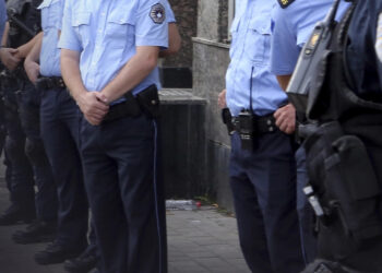 Përplasje në Stacionin e Autobusëve në Pejë, dyshohet për përdorim armësh