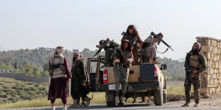 Përplasje të dhunshme mes forcave afgane dhe pakistaneze, mbi 12 të vdekur dhe më shumë se 100 të plagosur në kufi.