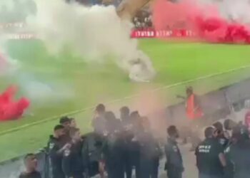 Përplasjet gjatë Derbit të Tel Avivit shkaktojnë të plagosur, përfshirë agjentë të policisë.