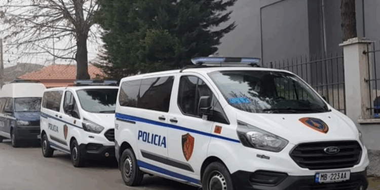 Plagos 48-vjeçarin me thikë në Tiranë, autori kapet nga policia.