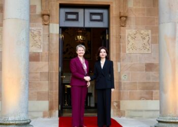 "Pranimi i një qëllimi të përbashkët për integrimin rajonal në BE" / Ministrja Spiropali takohet me Sekretaren e Punëve të Jashtme të Britanisë