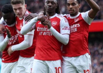 Premier League: Arsenal vazhdon të kryesojë, fiton derbin ndaj Crystal Palace, ndërsa Aston Villa ndal Manchester City-n.
