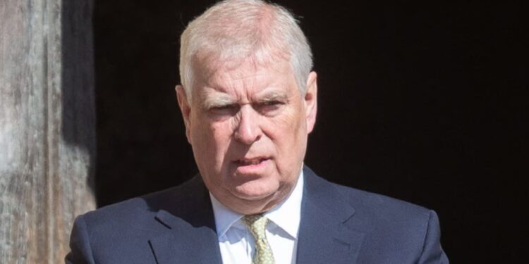 Princi Andrew në rrezik të dëbimit nga 'Royal Lodge' pas skandalit Epstein; Mbreti Charles humb durimin dhe pallati kërkon largimin e tij