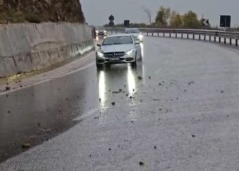 Probleme në Qarkun e Kukësit për shkak të reshjeve të forta dhe mjegullës