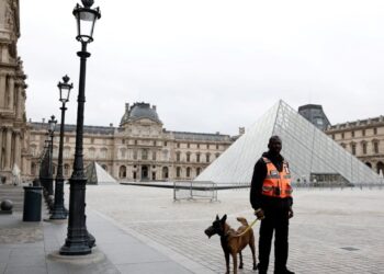 Prokurorja zbulon vlerën e jashtëzakonshme të bizhuterive të vjedhura nga Louvre, paralajmërimi për grabitësit: Nëse i shisni...