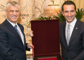 Protestë përkrahëse për UÇK-në në Tiranë, Veliaj: “Për mikun tim dhe të Tiranës, të gjithë në sheshin Skënderbej sot”