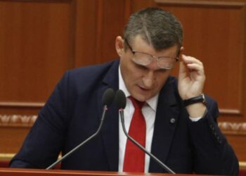 "Pse Rama është konsideruar i paprekshëm?" / Dumani reagon ndaj deputetit të opozitës: Për SPAK, emrat nuk janë të rëndësishëm, por...