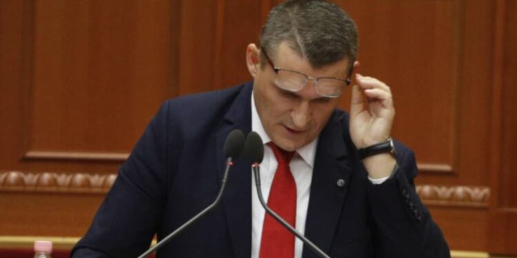 "Pse Rama është konsideruar i paprekshëm?" / Dumani reagon ndaj deputetit të opozitës: Për SPAK, emrat nuk janë të rëndësishëm, por...