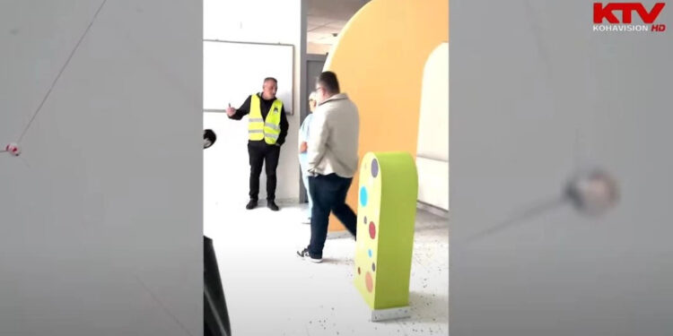 Psikiatri i suspenduar rikthehet në punë pas arrestimit në Tiranë për përndjekje të një gruaje.