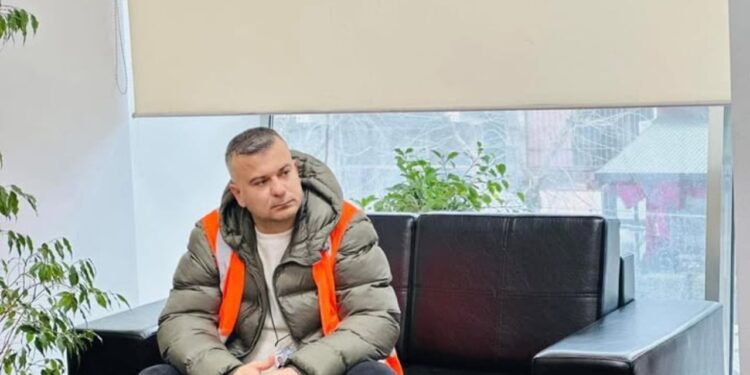 Punonjësi i OSSH, që shpëtoi dy fëmijë nga mbytja në Velipojë, ndërron jetë pas një komë.