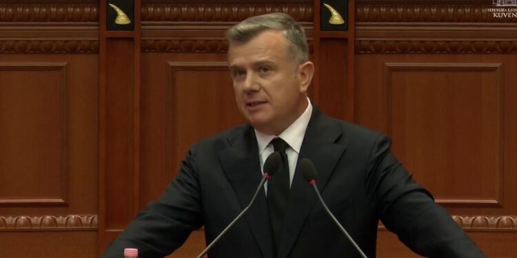 Pyetjet me Dumanin e Çelën, me gojë apo me letra? Balla kërkon 15 minuta pauzë: Do flas me Këlliçin, nëse nuk arrijmë marrëveshje, kalojmë në votim.