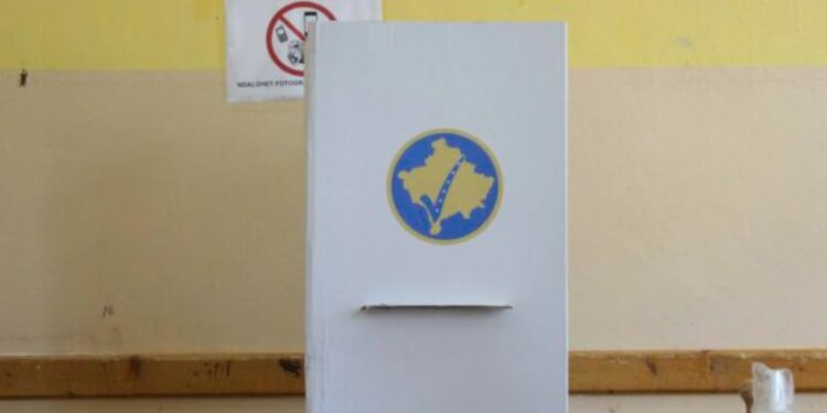 Rezultatet e raundit të parë: Kurti dhe PDK marrin 3 komuna, udhëheqin në 4 të tjera. LDK siguron 2, në avantazh në 3 të tjera, AAK triumfon në 1 dhe prin në 4.