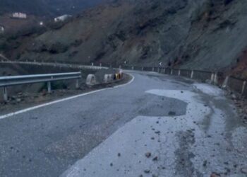 Rrëshqitje dherash dhe shqetësime për energjinë, qarku i Kukësit preket nga kushte të këqija të motit