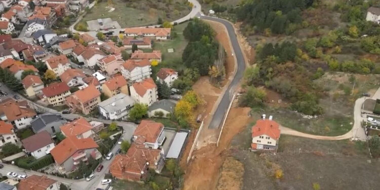 Rruga e re në Velani “e pafund” – nisi pa miratimin e nevojshëm në pronën e Ujësjellësit