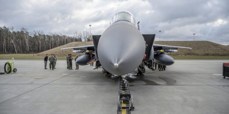 Rusët e bombarduesve strategjikë realizojnë patrullime në Detin Baltik.